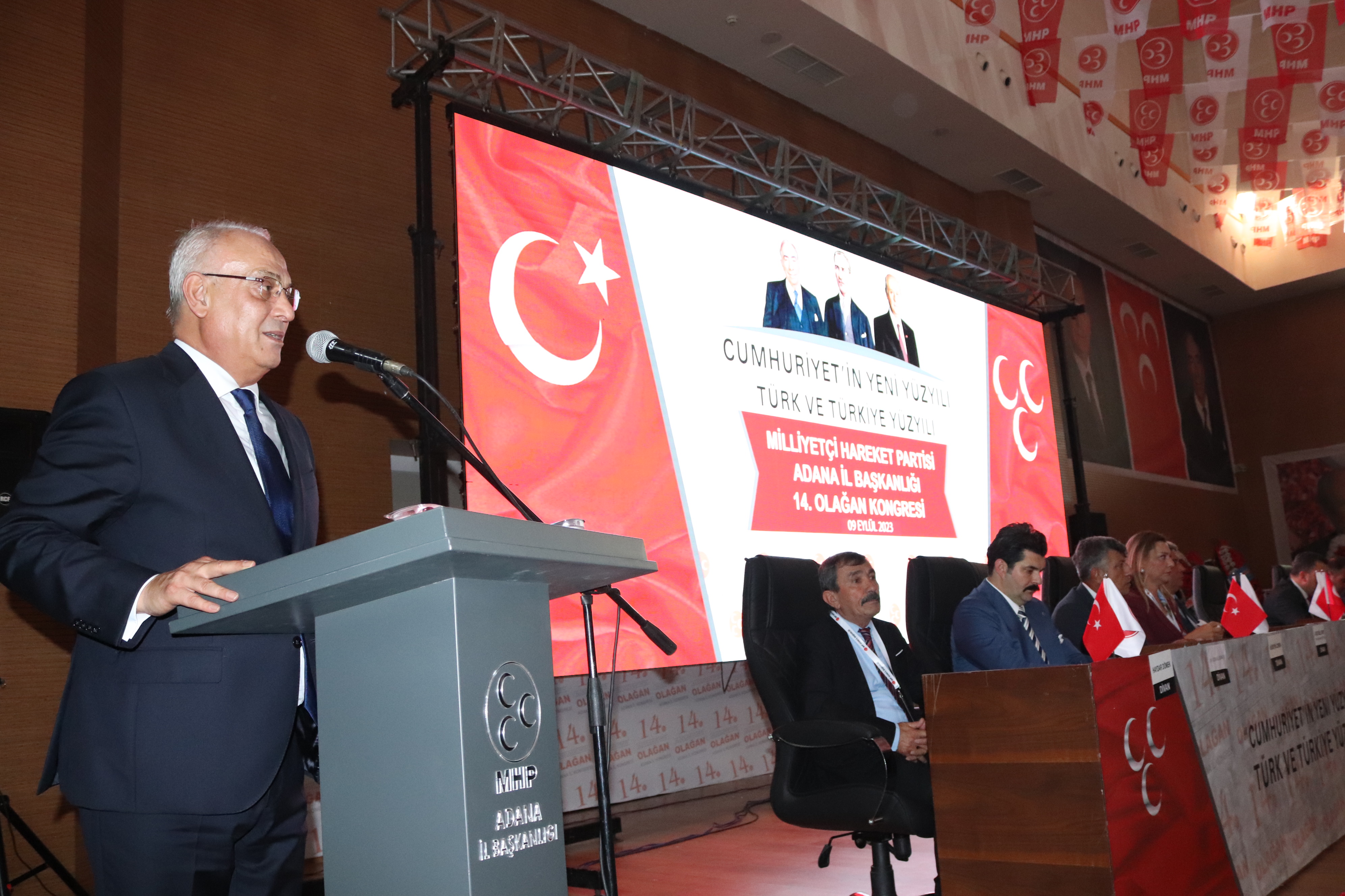 Muhteşem kongrede Yusuf KANLI güven tazeledi!