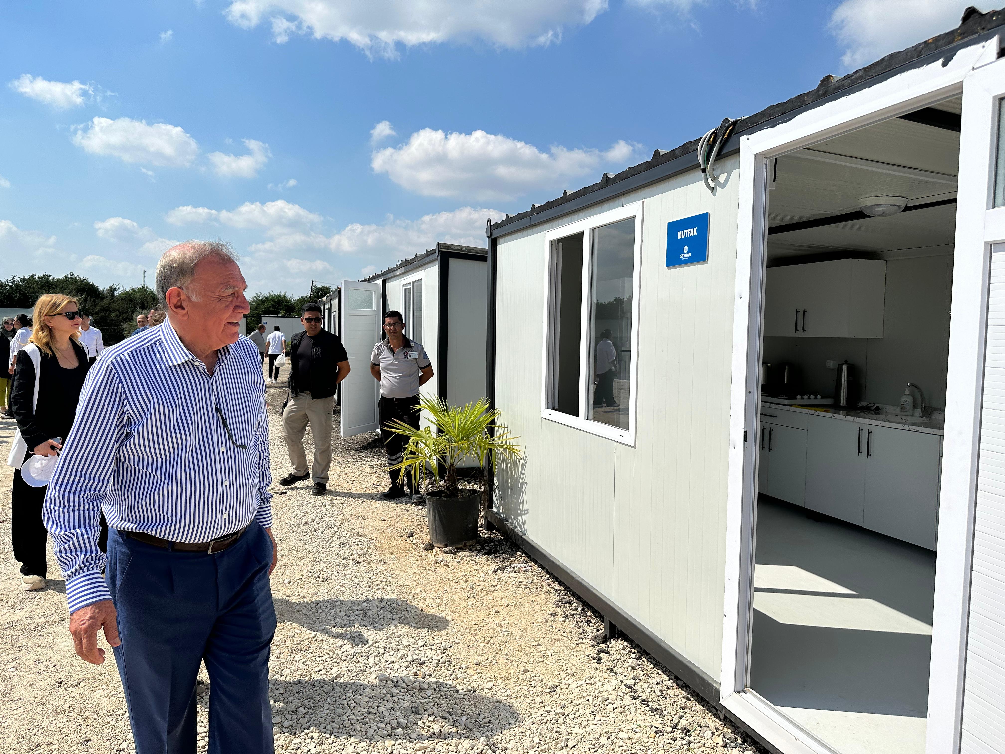 HEM TARIMSAL ÜRETİM HEM AFETZEDELERE BARINAK