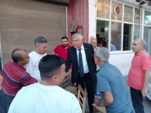 Başkan Zeydan Karalar muhtarlarla, esnafla ve hemşerileriyle bir arada…