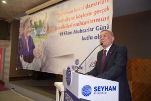 BAŞKAN AKAY MUHTARLARIN GÜNÜNÜ KUTLADI