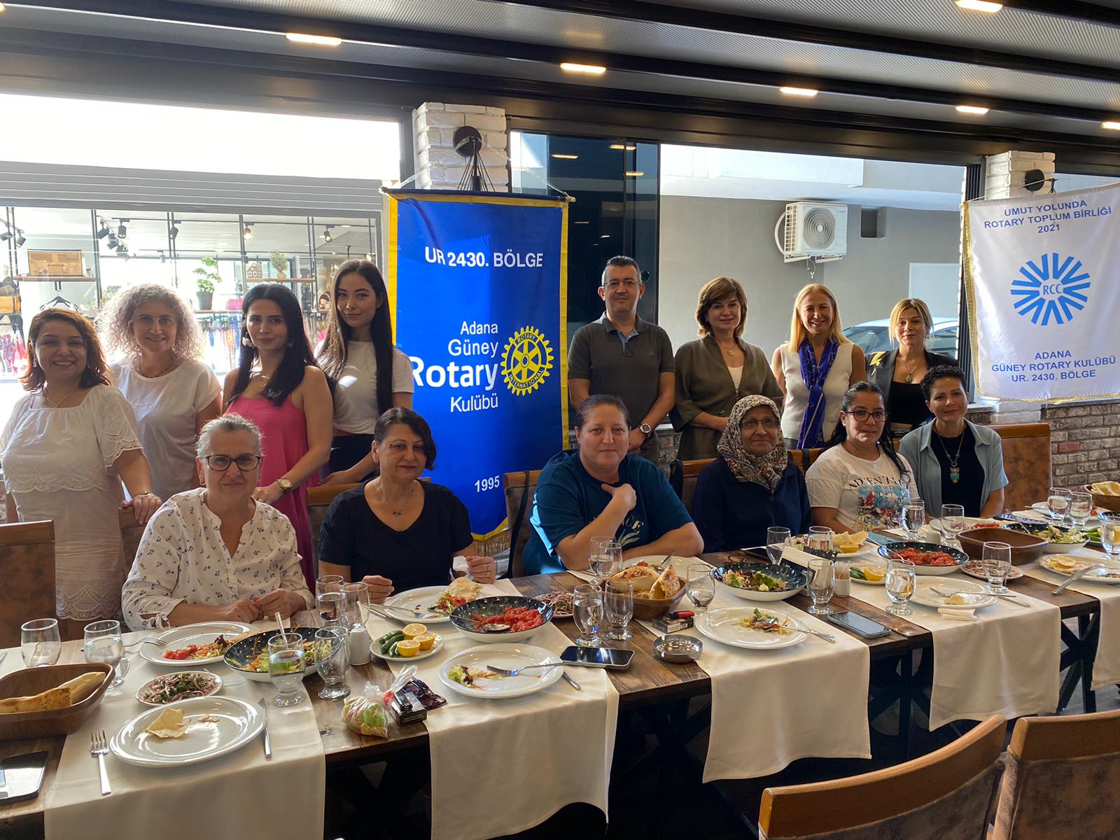 Onko Adana Onkoloji Merkezi meme kanserine farkındalık yaratmak için etkinlik düzenledi