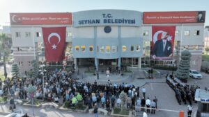 SEYHAN BELEDİYESİ’NDEN ATATÜRK’E SAYGI ETKİNLİĞİ