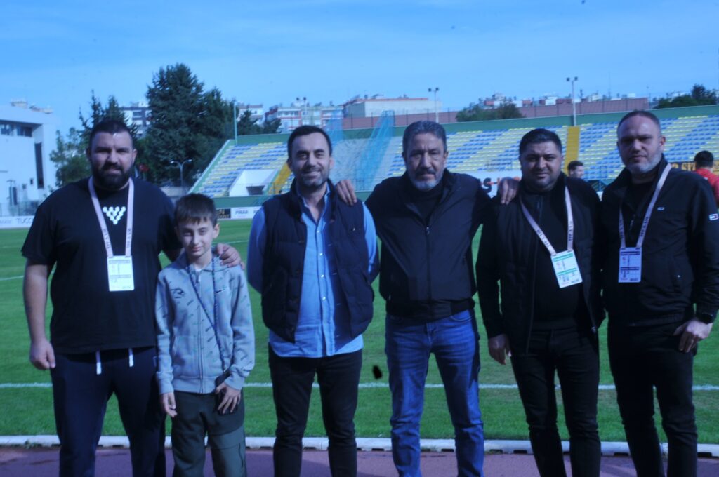 Şeref Özmen Bitexen Adana 1954 FK’yı Yıldırım spor maçında yalnız bırakmadı.