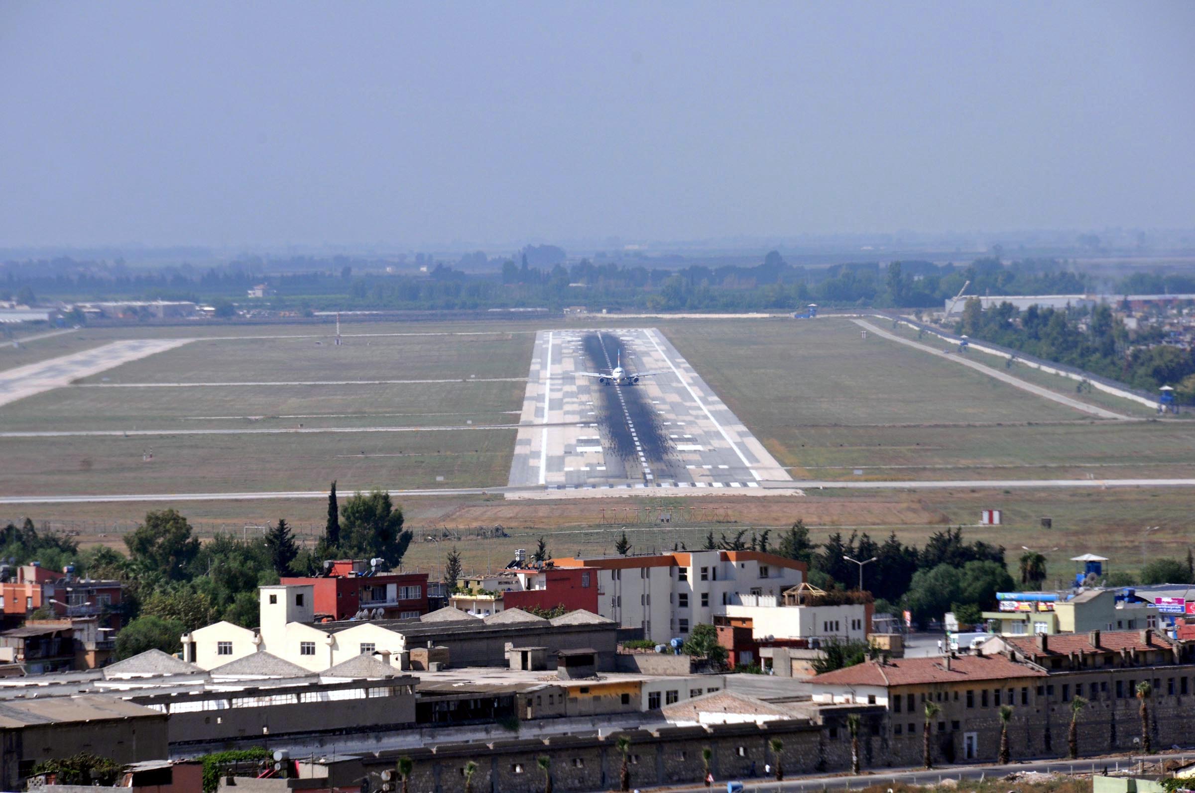Uraloğlu’nun ‘Adana Havalimanı eğitim uçuşları için kullanılacak’ açıklamasına sert tepki gösterdi
