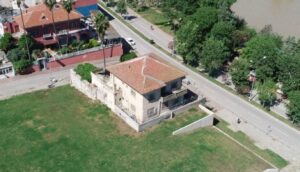 Ceyhan’da belediyeye hibe edilen tarihi ‘Güleçyüz Konak’ restore edilip sosyal tesis olarak kullanılacak