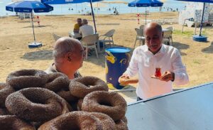 Halkçı başkandan denize nazır 5 liraya çay+simit