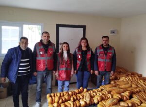 Ceyhan Belediyesi Ramazan ayında 478 BİN EKMEK DAĞITTI