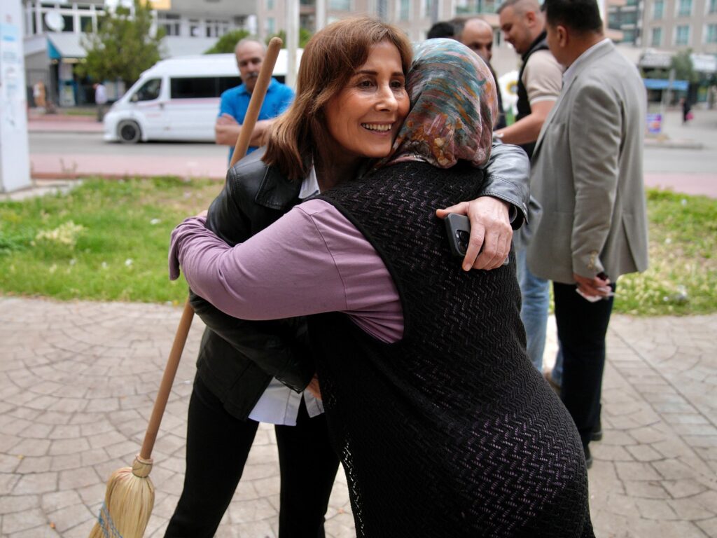 ﻿BAŞKAN OYA TEKİN: “MAKAMIMIZ SOKAKLARDIR”