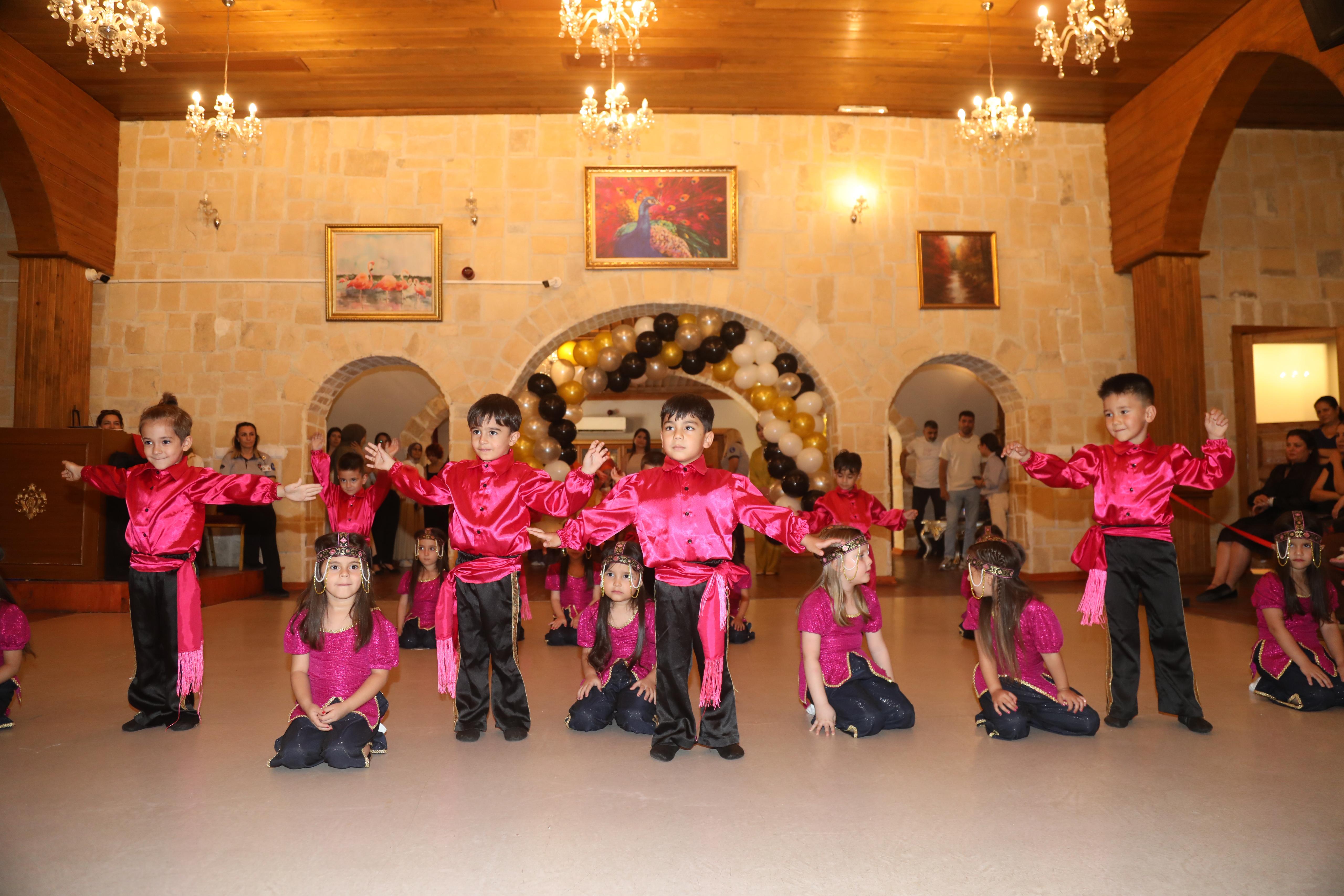 YÜREĞİR BELEDİYESİ KREŞLERİNDE MEZUNİYET COŞKUSU