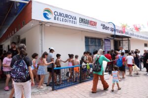 ÇUKUROVA BELEDİYESİ’NDE YÜZME KURSLARINA BÜYÜK İLGİ