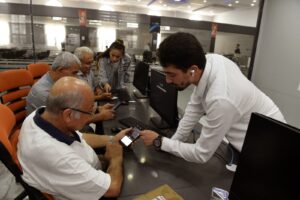 SEYHAN BELEDİYESİNDEN, EMEKLİLERE TEKNOLOJİ EĞİTİMİ