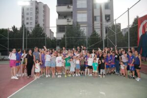 Seyhan’da 30 Ağustos Coşkusu Tenis Kortlarına Taşındı