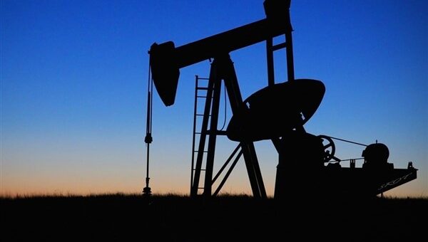 Petrol 2020’den bu yana en büyük yıllık düşüşe hazırlanıyor