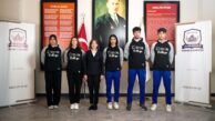 FİLİZ KEPME, İSTANBUL LİDER KOLEJİ’NİN ALTIN MADALYALI MİLLİ SPORCULARINI KUTLADI