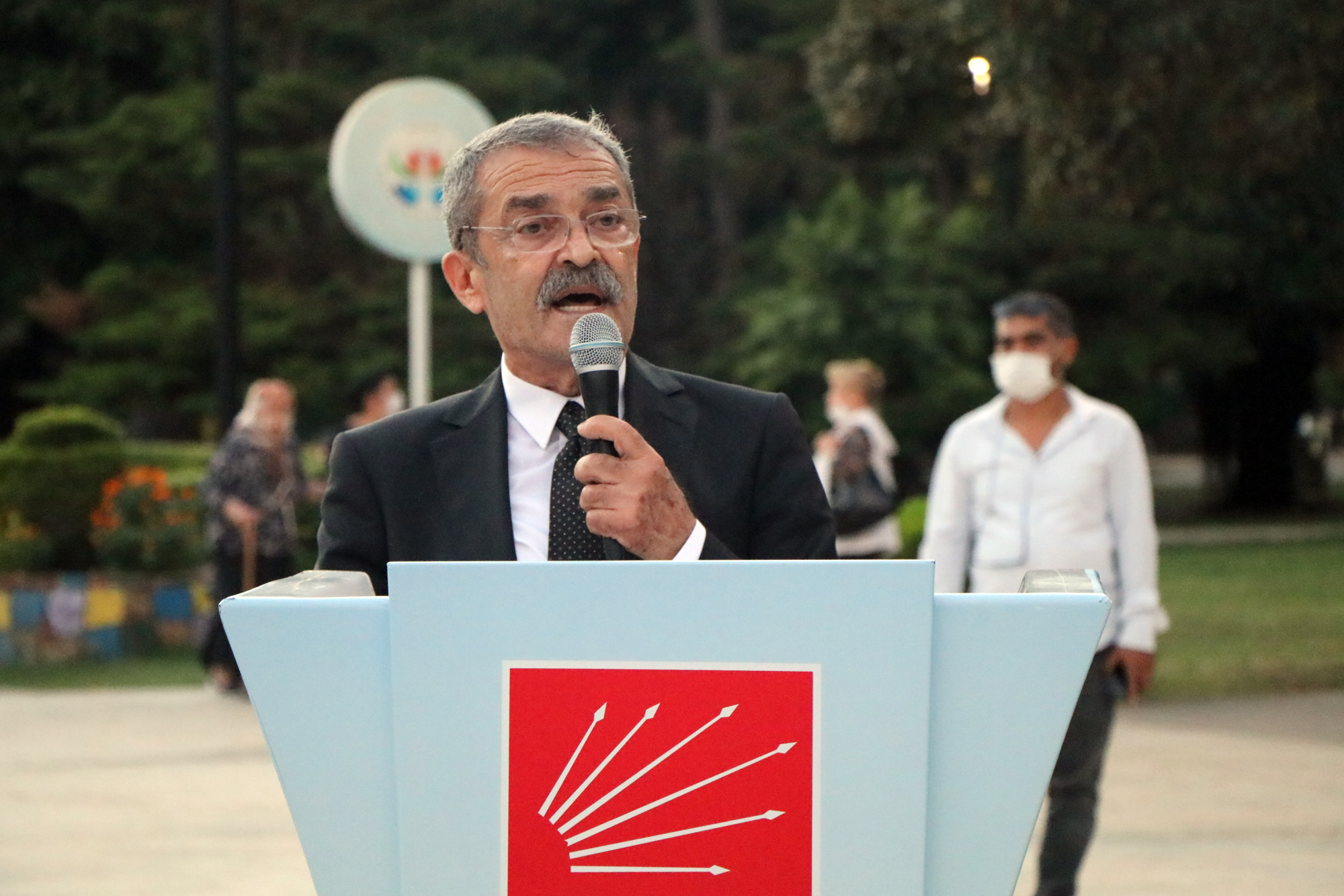 ÇELEBİ: GERÇEKLERİ KONUŞMAYA YÜREĞİNİZ VARSA HODRİ MEYDAN!