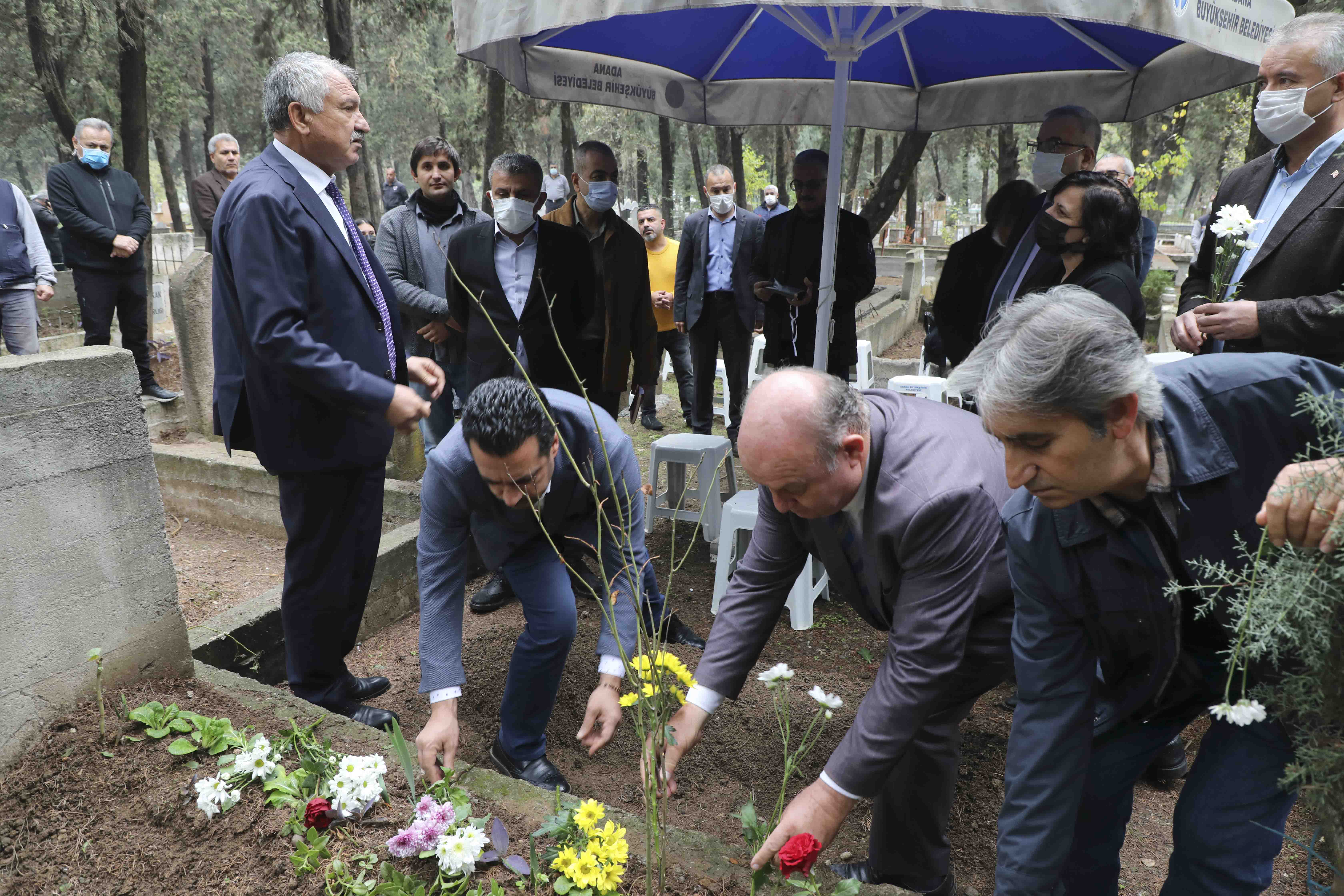 Mustafa Gümüşdamla 10.ölüm yıldönümünde Asri Mezarlığı’ndaki kabri başında anıldı…