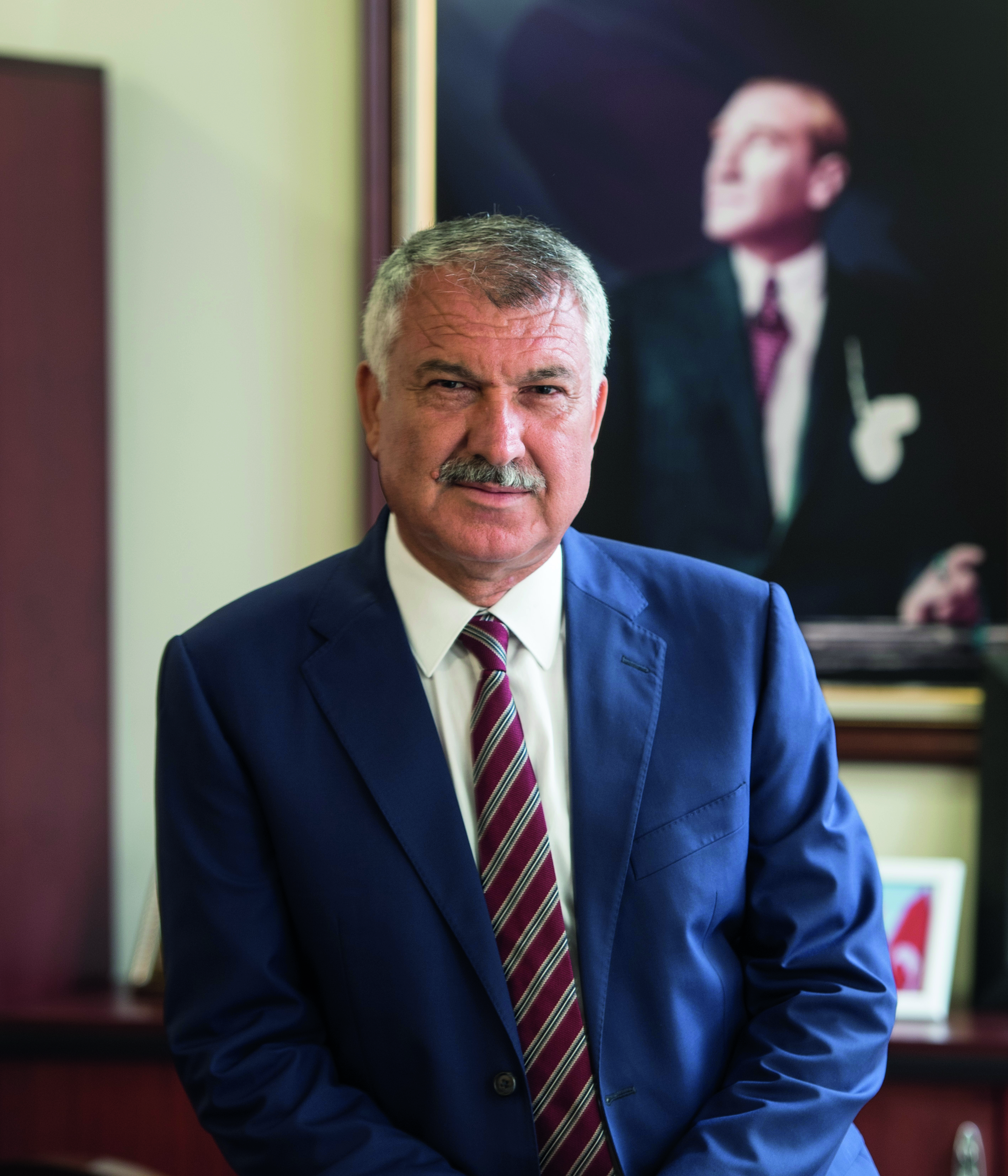 Aydınlık bir geleceğe ancak öğretmenlerimiz sayesinde ulaşabiliriz