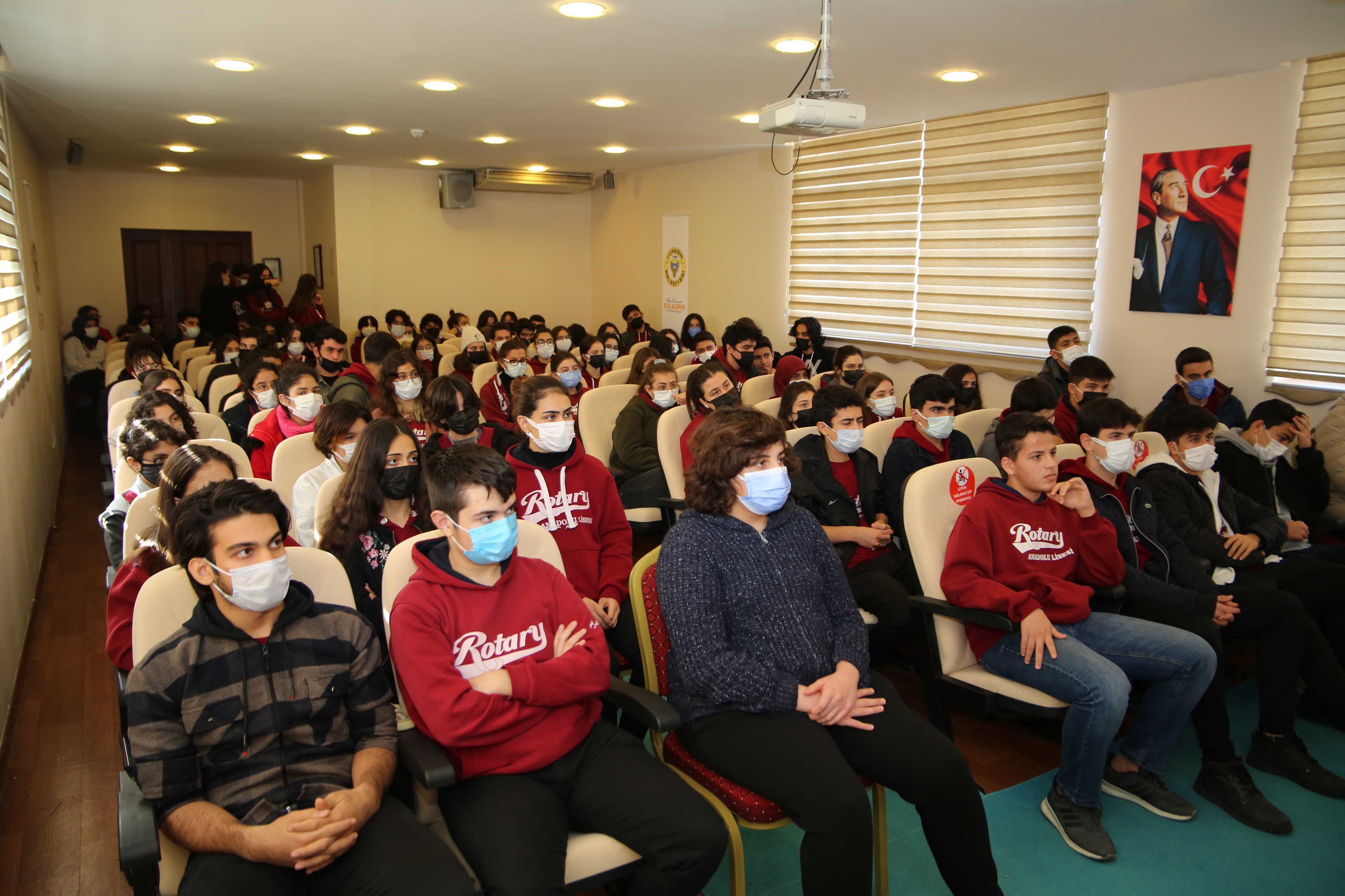 YÜREĞİR’DE ‘YERİM SENİ YKS’ SEMİNERLERİ BAŞLADI