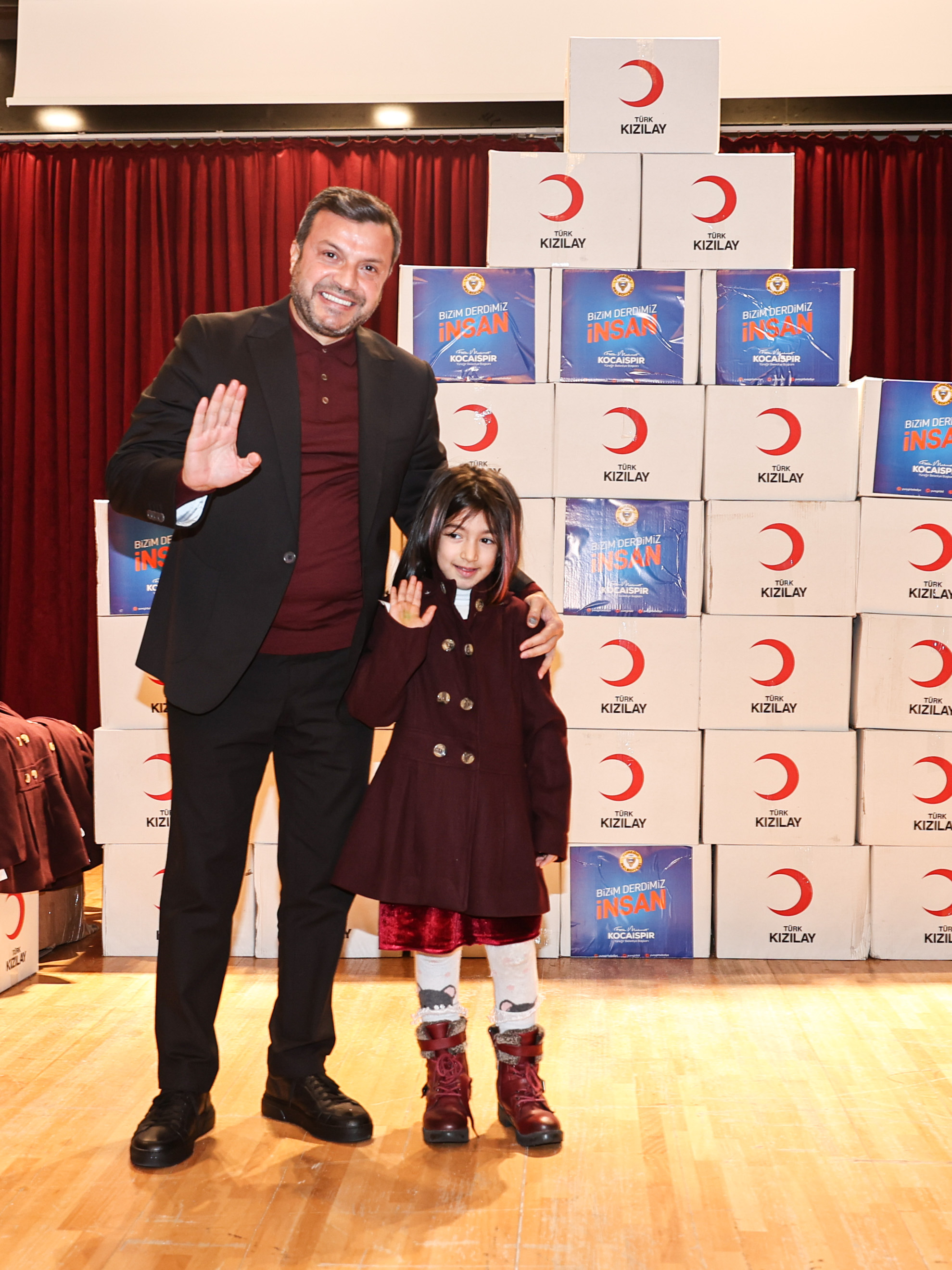 YÜREĞİR’DE YETİM ÇOCUKLARIN YÜZÜ GÜLDÜ