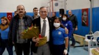 Seyhan’da sporcuya ve ailelerine destek