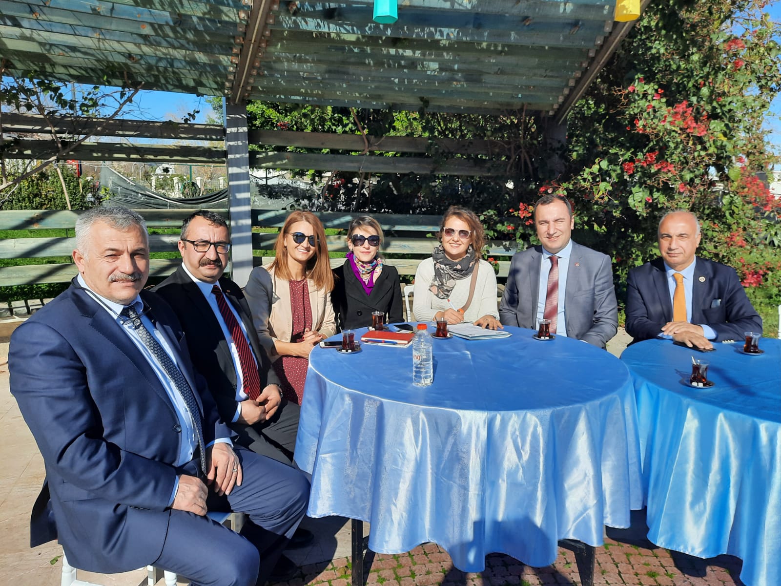 “Gençlerimiz gelecek kaygısı yaşıyor”