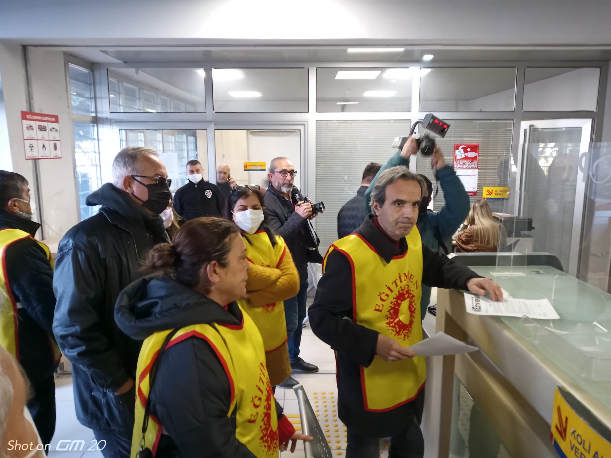 “ÖĞRETMENLİK MESLEK KANUNU TASARISI GERİ ÇEKİLSİN”