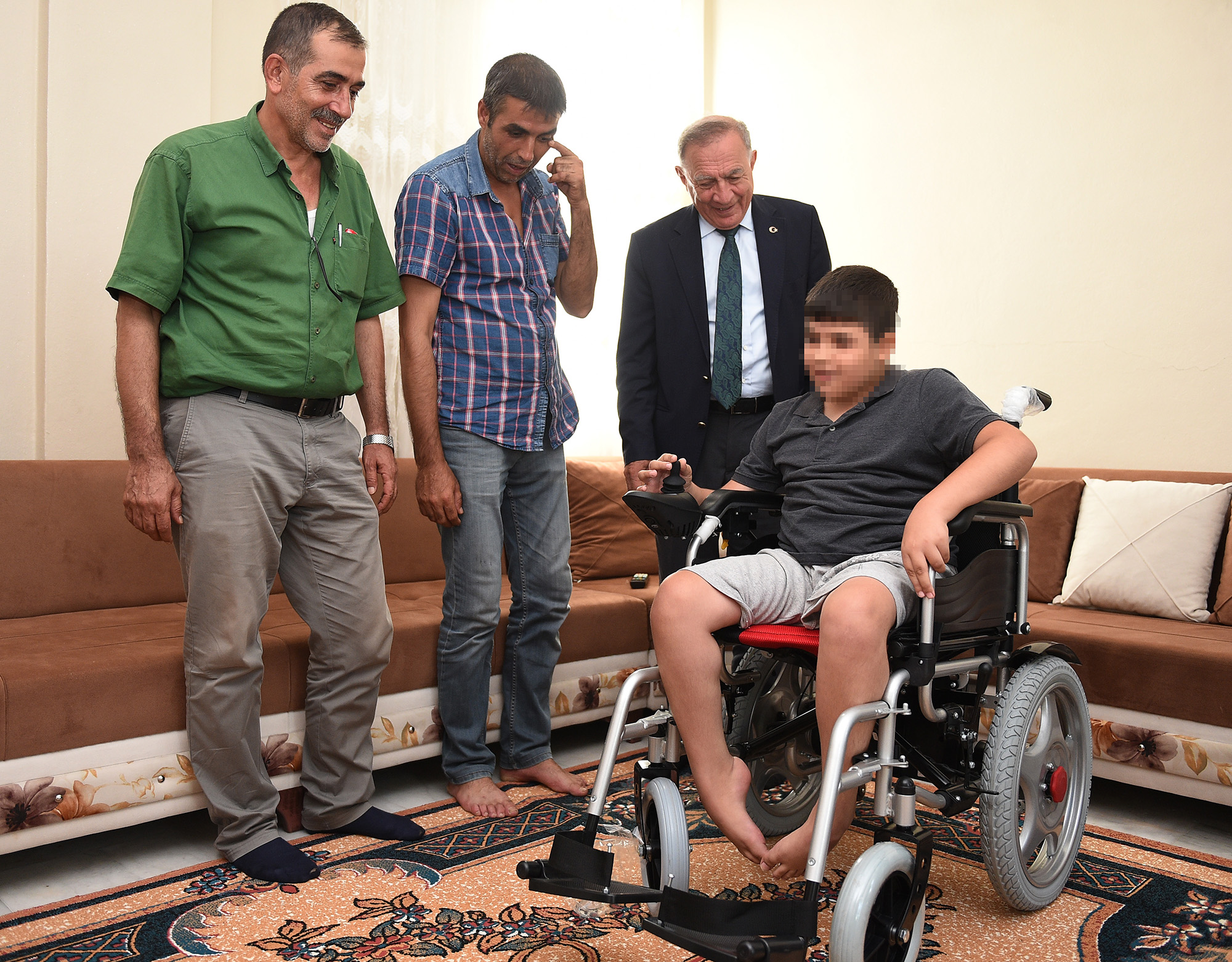 SEYHAN’DAN ENGELLİ BİREYLERİN YAŞAMINI KOLAYLAŞTIRAN DESTEKLER