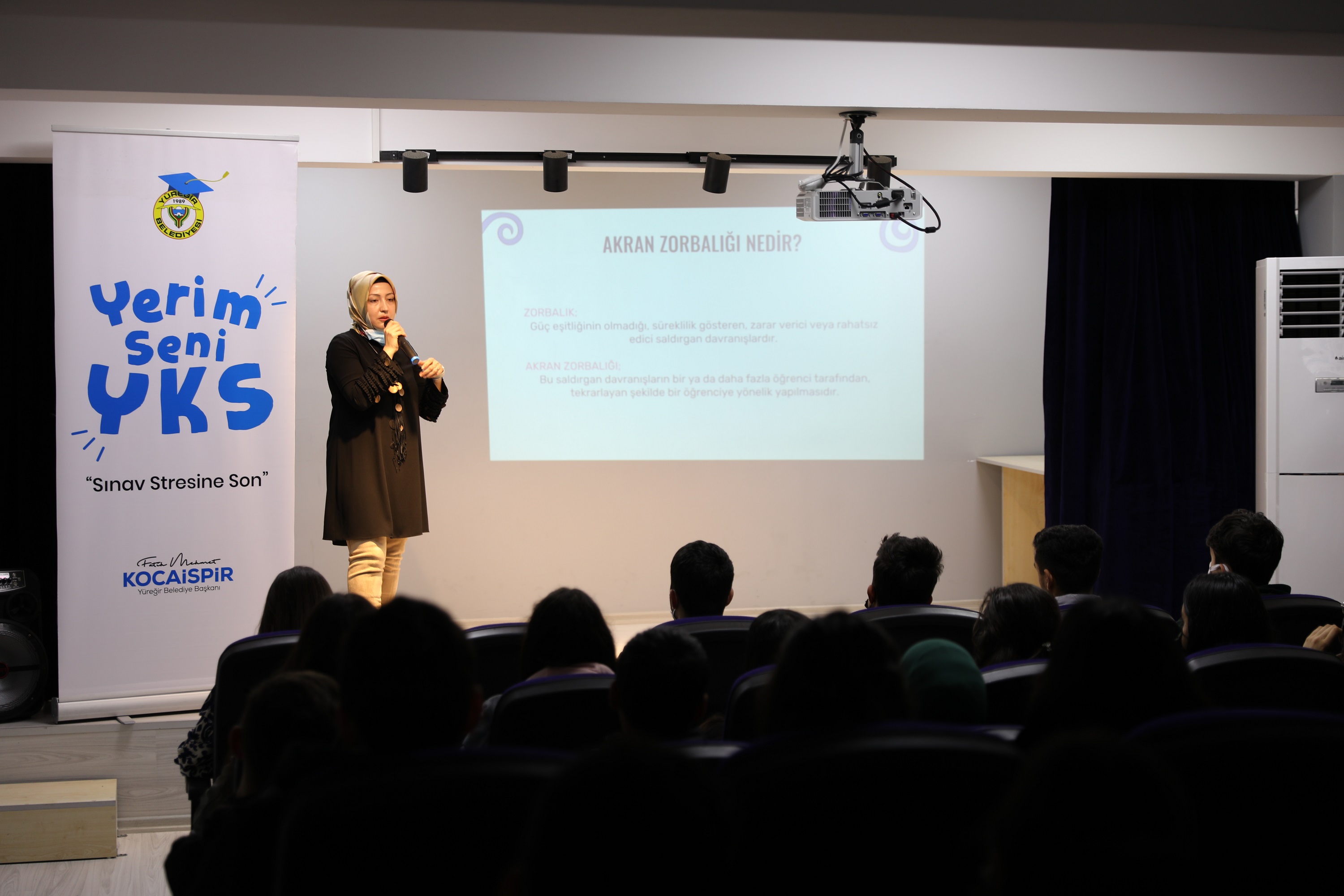 YÜREĞİR’DE ‘SINAV STRESİ VE MOTİVASYON’ SEMİNERİ