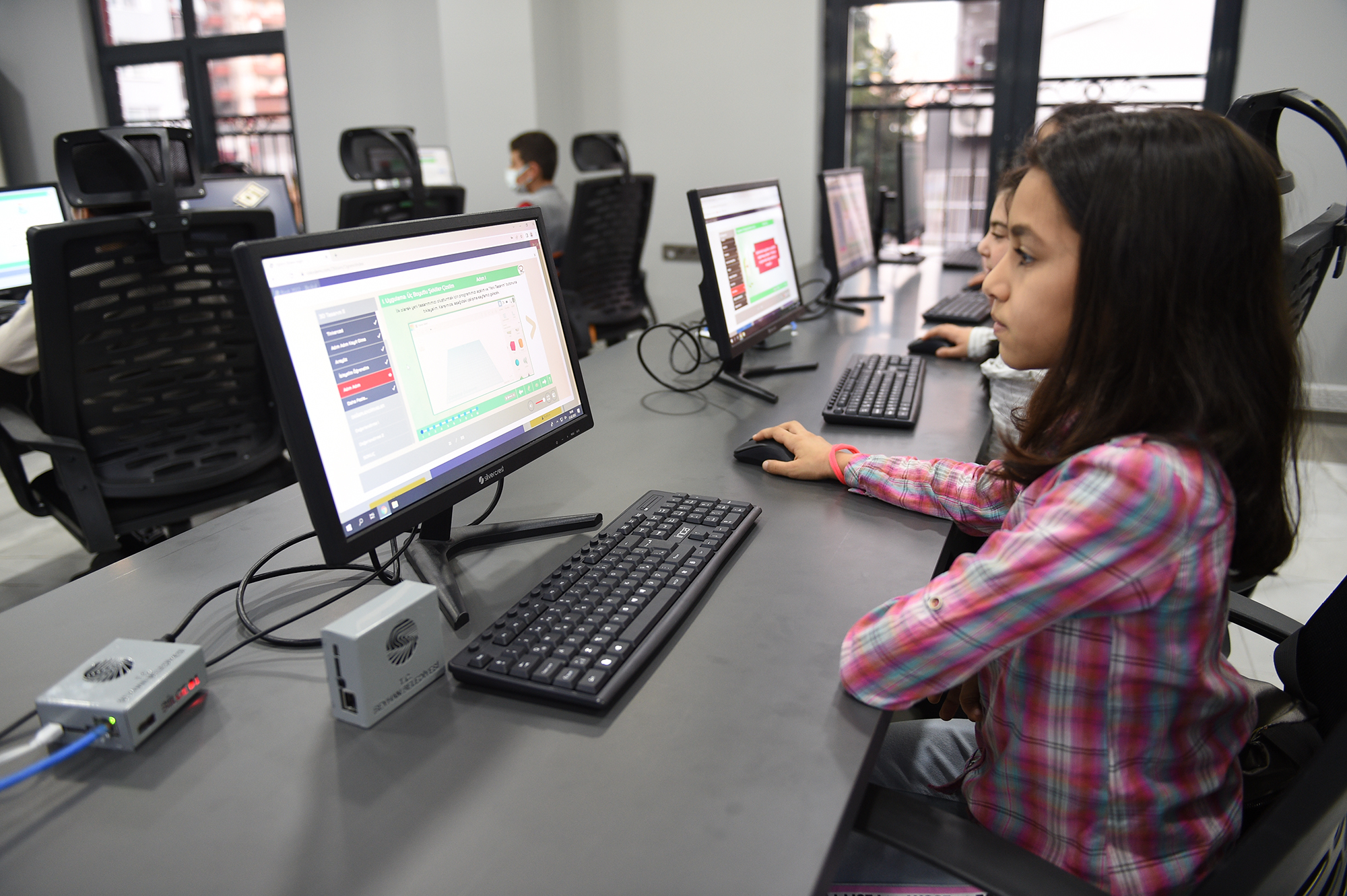 SEYHAN’DAN EKONOMİK VE İŞLEVSEL BİLGİSAYAR: BİLGE 01