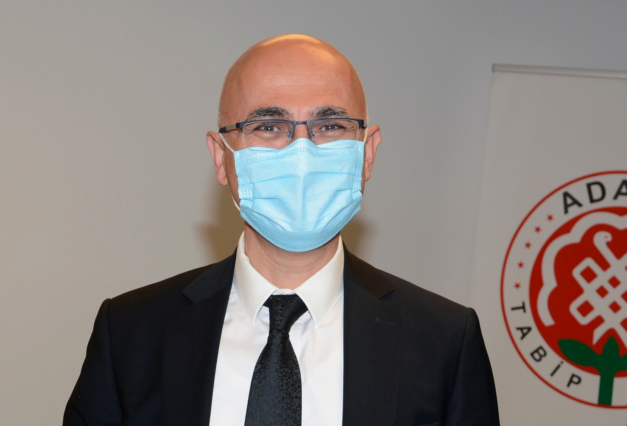 PANDEMİ CİDDİYETİNİ KORUYOR