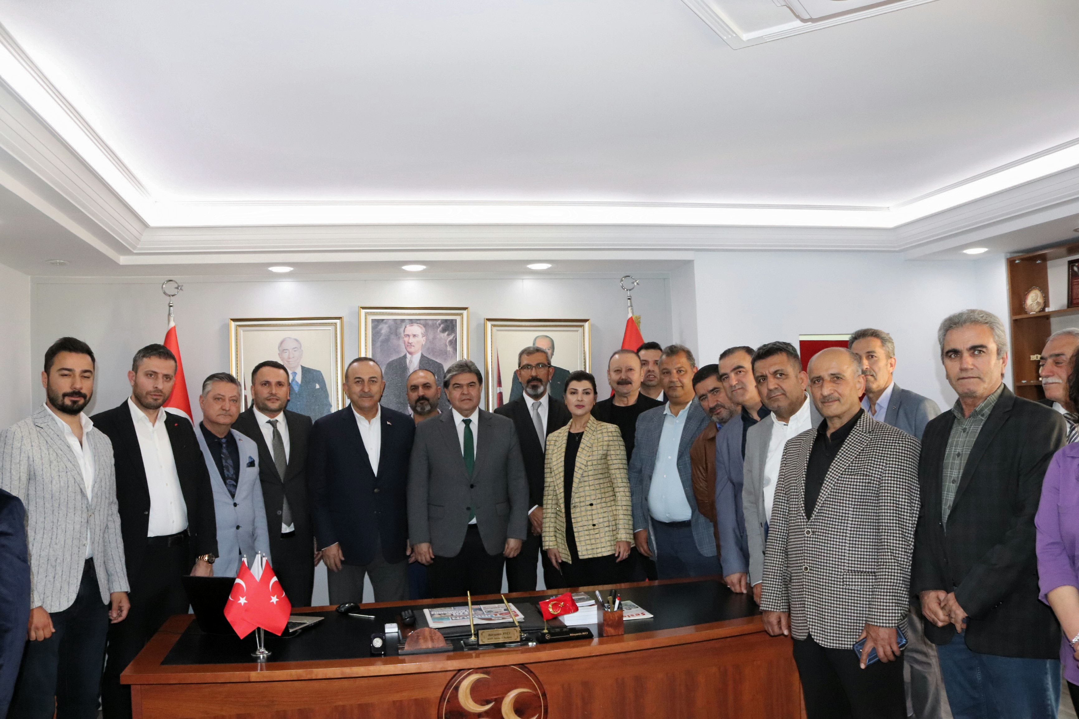 Dışişleri Bakanı Mevlüt Çavuşoğlu, MHP Adana İl Başkanlığı’nı ziyaret