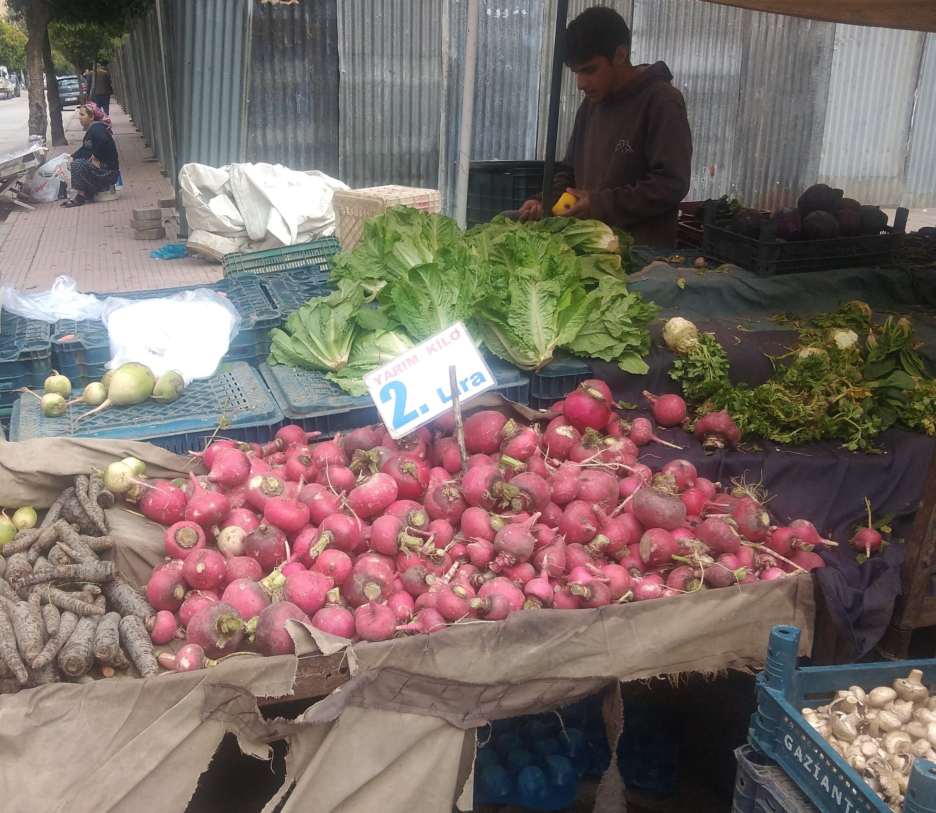 Pazarda fiyatlar Yarım Kilo!