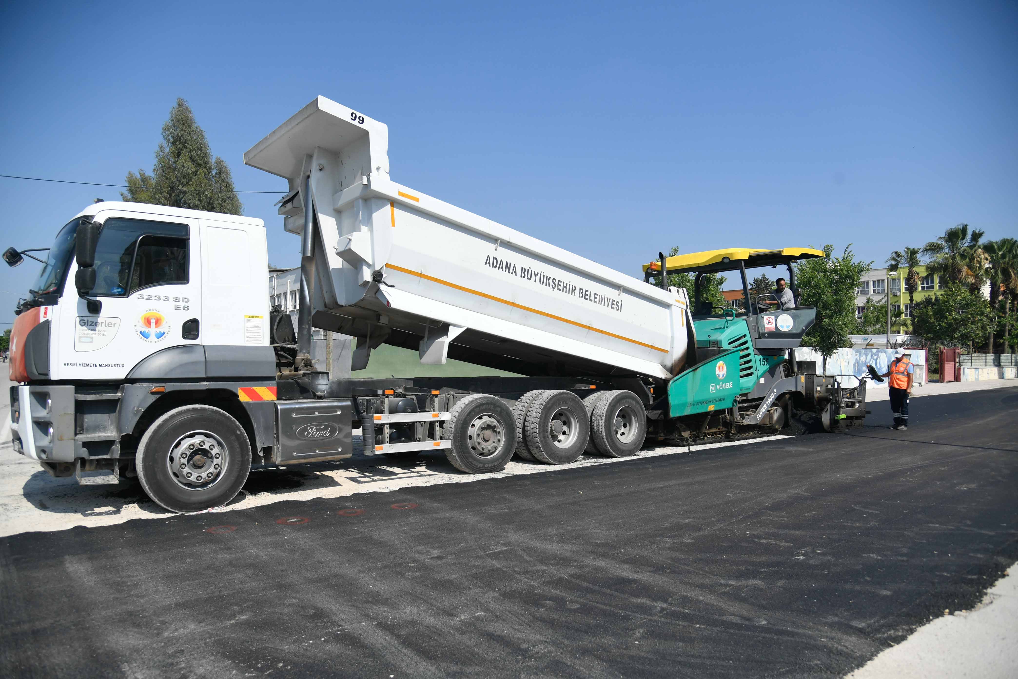 Ceyhan’da yol seferberliği