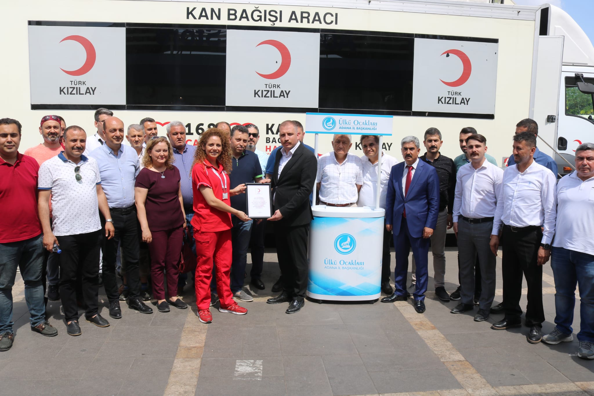 Adana Ülkü Ocakları’ndan Kızılay’a kan bağışı