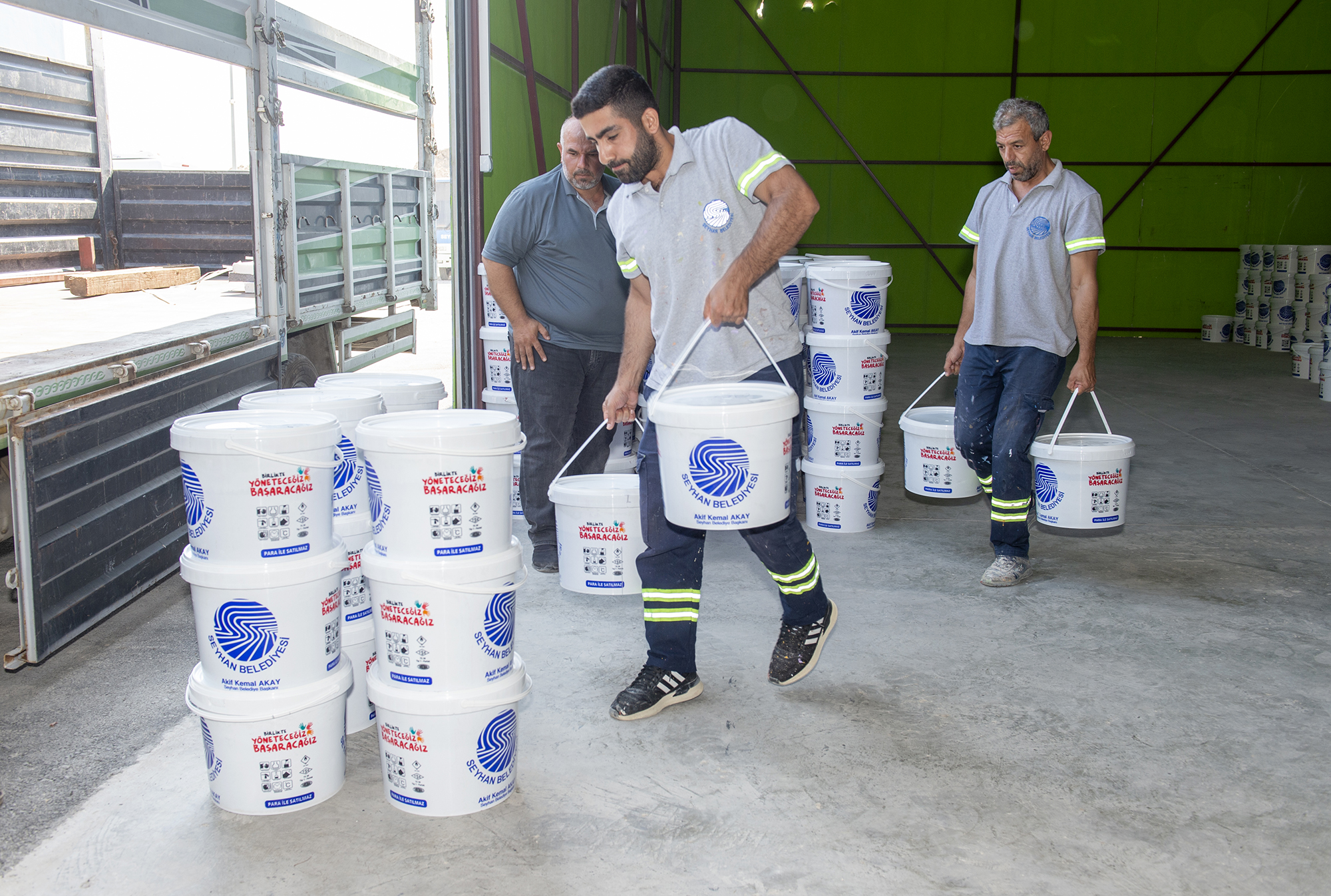 SEYHAN BOYA ÜRETİYOR OKULLAR RENKLENİYOR