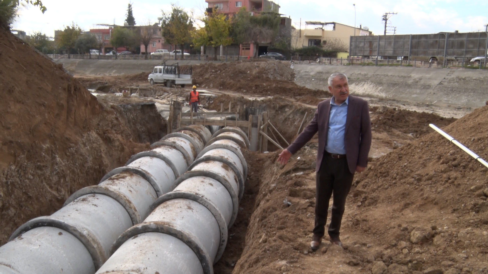Büyükşehir, Yüreğir’deki yatırımlarıyla ilçenin sorunlarını çözüyor