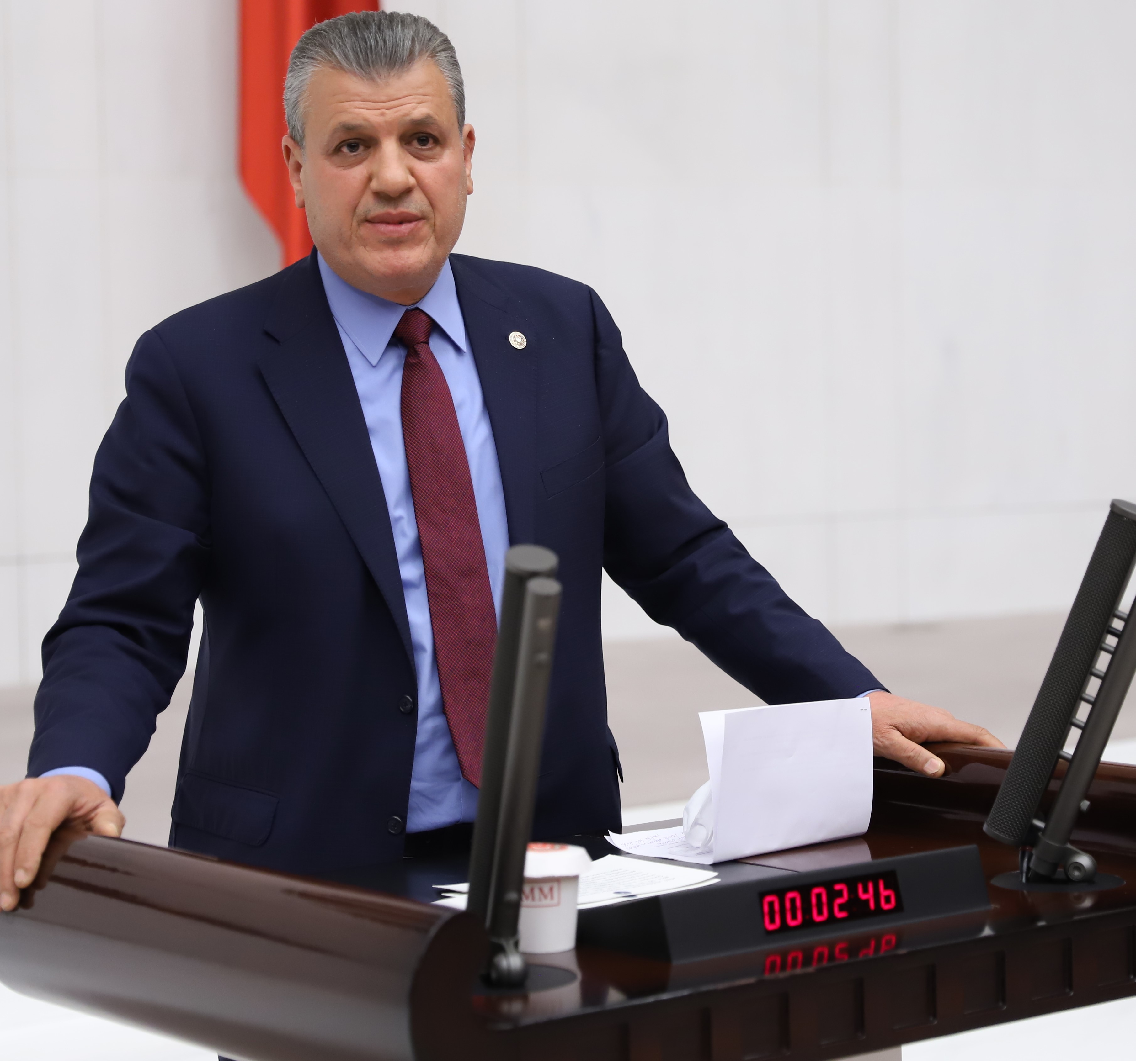 “Zamlar geri çekilsin, vergiler düşürülsün”