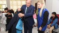 ÇOCUKLARIN KARNE HEDİYESİ BAŞKAN AKAY’DAN