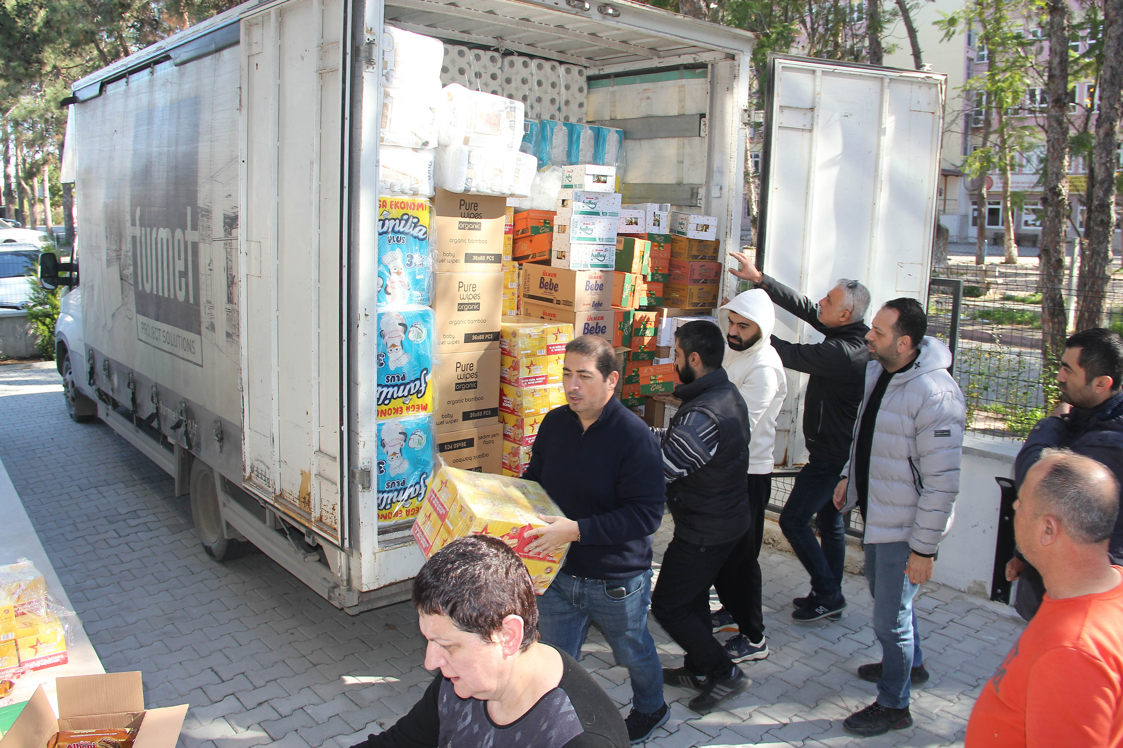 ÇUKUROVA GİAD, DEPREM BÖLGESİNE YARDIM YAĞDIRIYOR