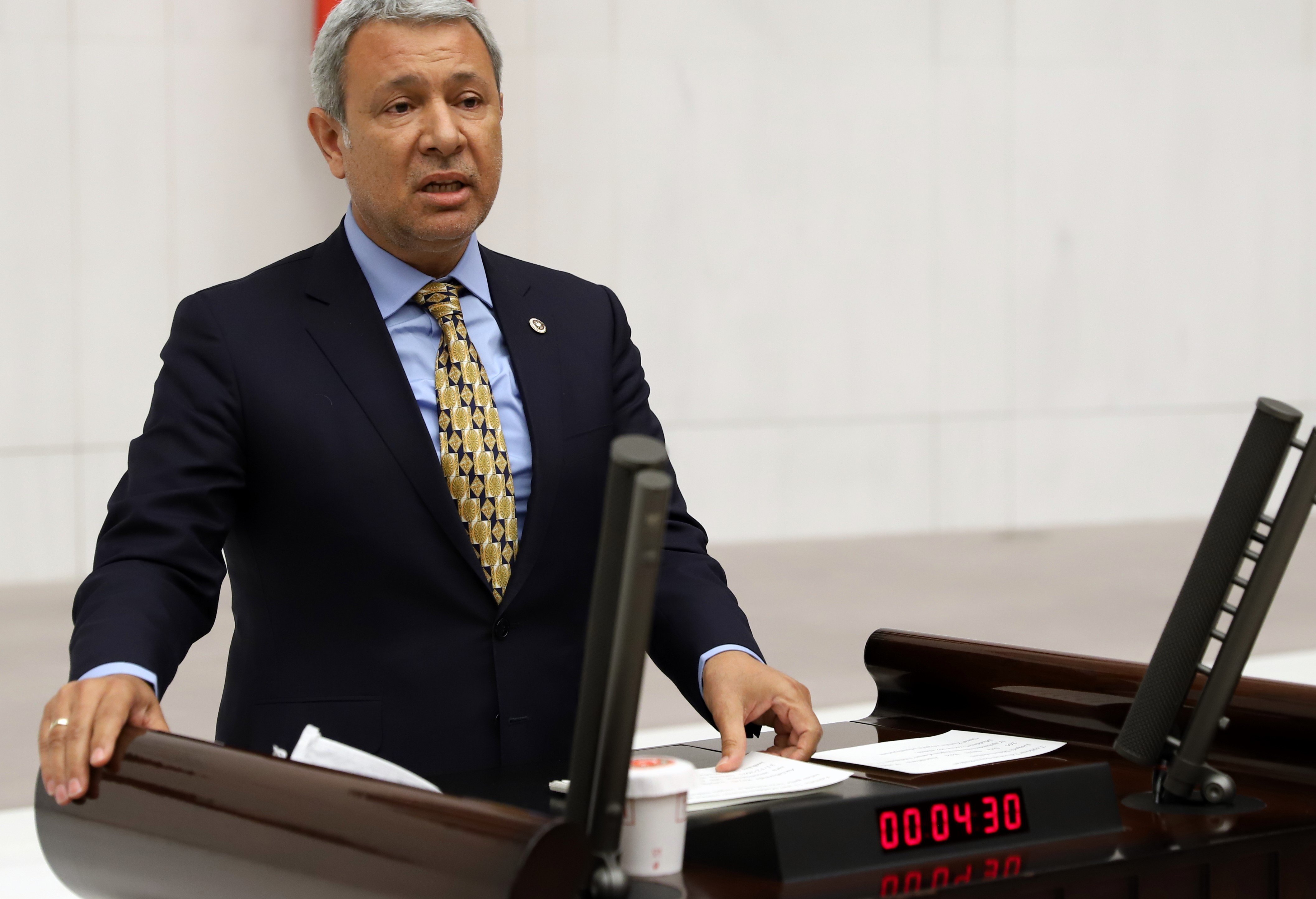 İKTİDARIN YANLIŞ POLİTİKALARI ADANA’YI DERİNDEN ETKİLİYOR