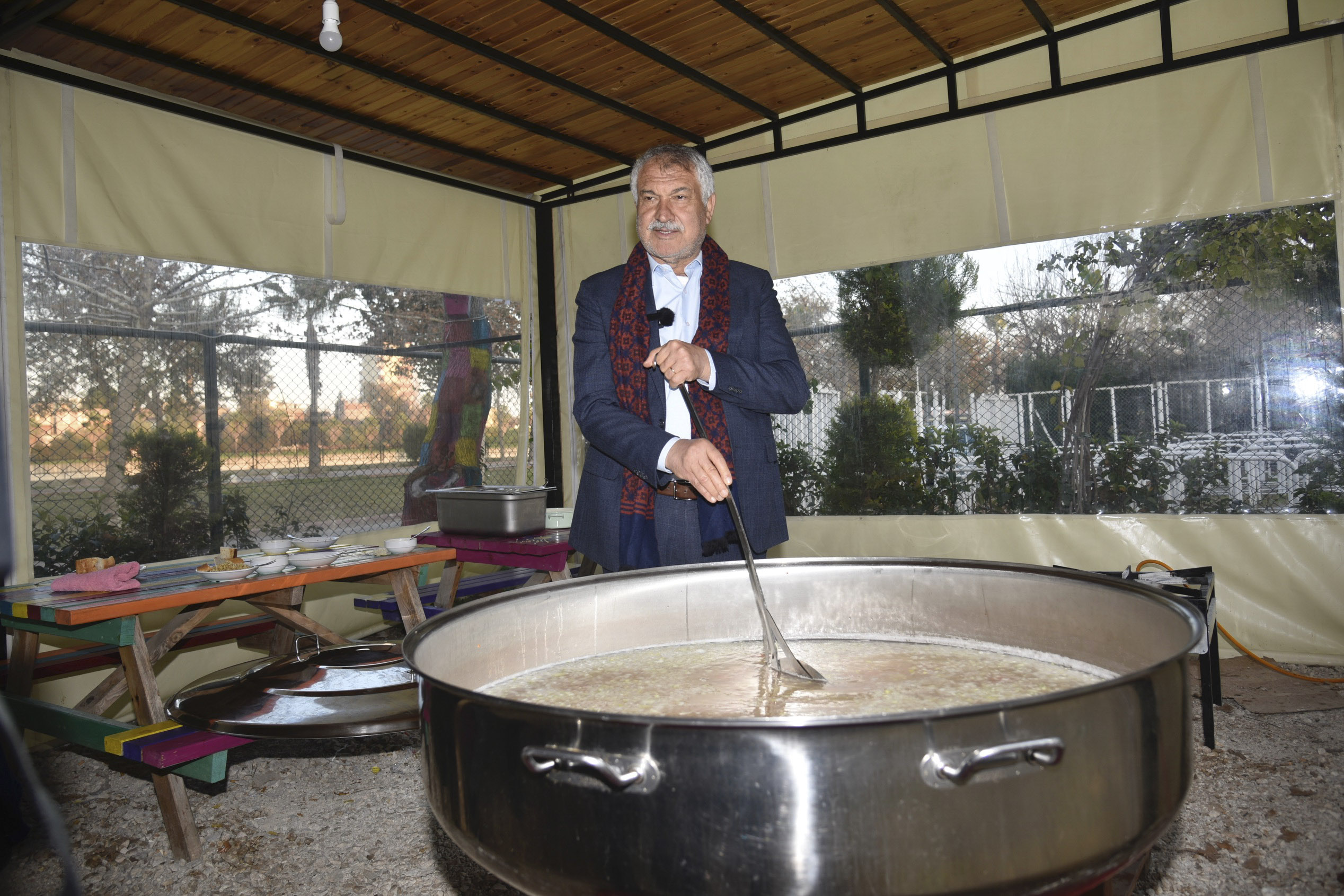 Büyükşehir bütün olanakları ve organizasyon gücü ile vatandaşın yanında