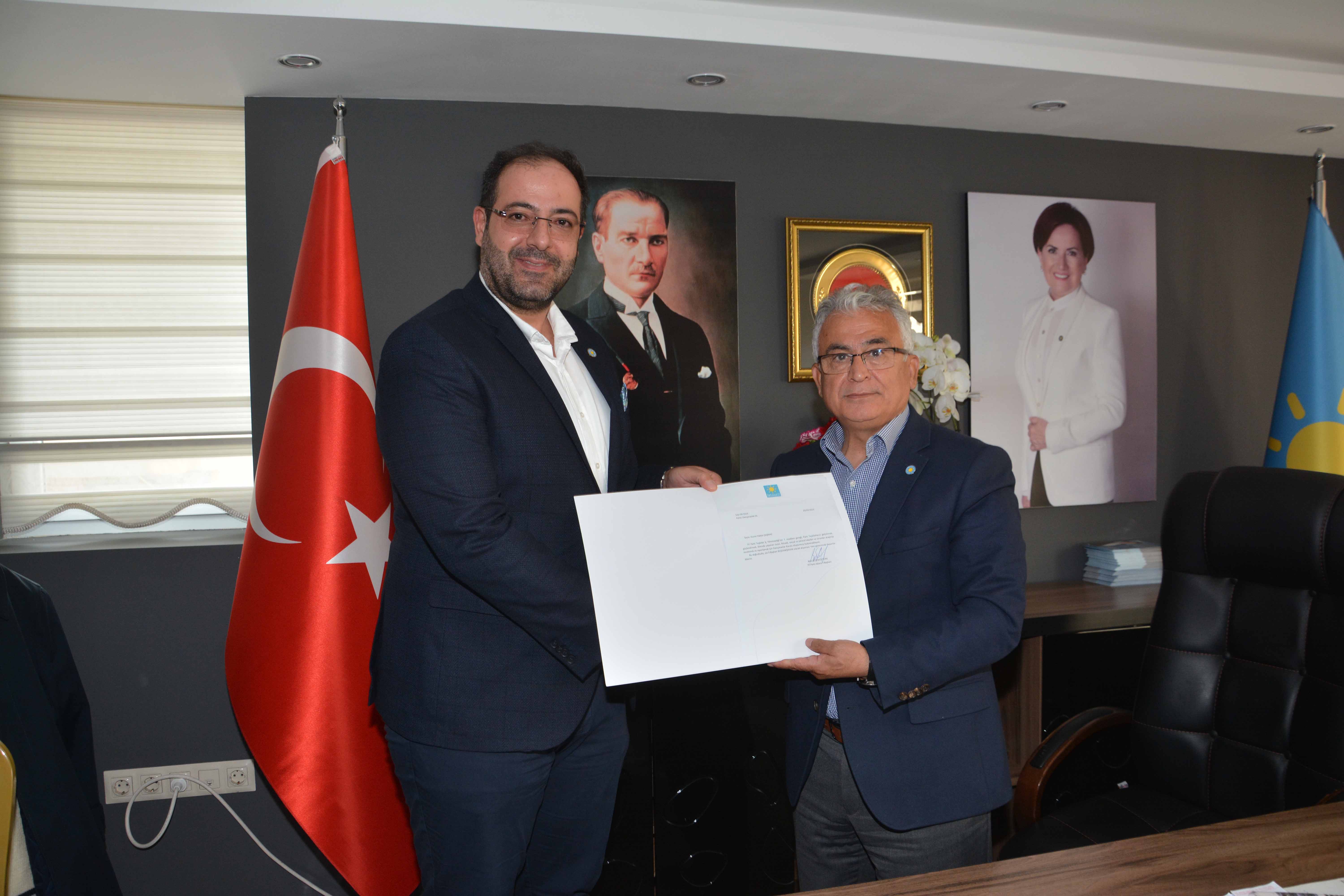 İYİ Parti Teşkilatı’ndan Adana’da bir ilk; BÜYÜKÖZTÜRK, ŞAŞMAZ’I BAŞDANIŞMAN ATADI