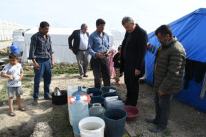 Ayhan Barut, çadırlarda yaşam mücadelesi veren tarım işçilerinin sorunlarına çözüm istedi