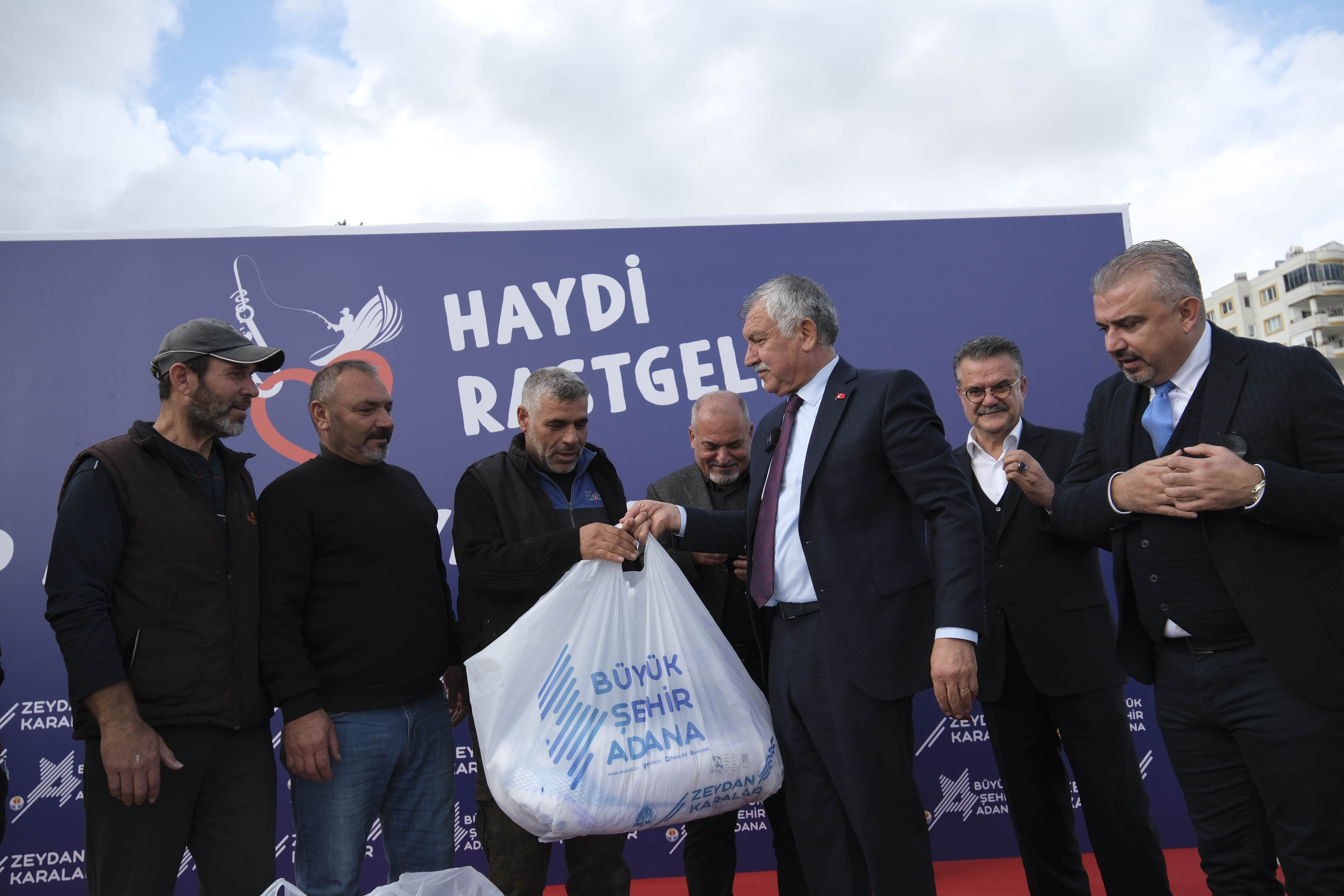 Büyükşehir’den kıyı balıkçılarına destek