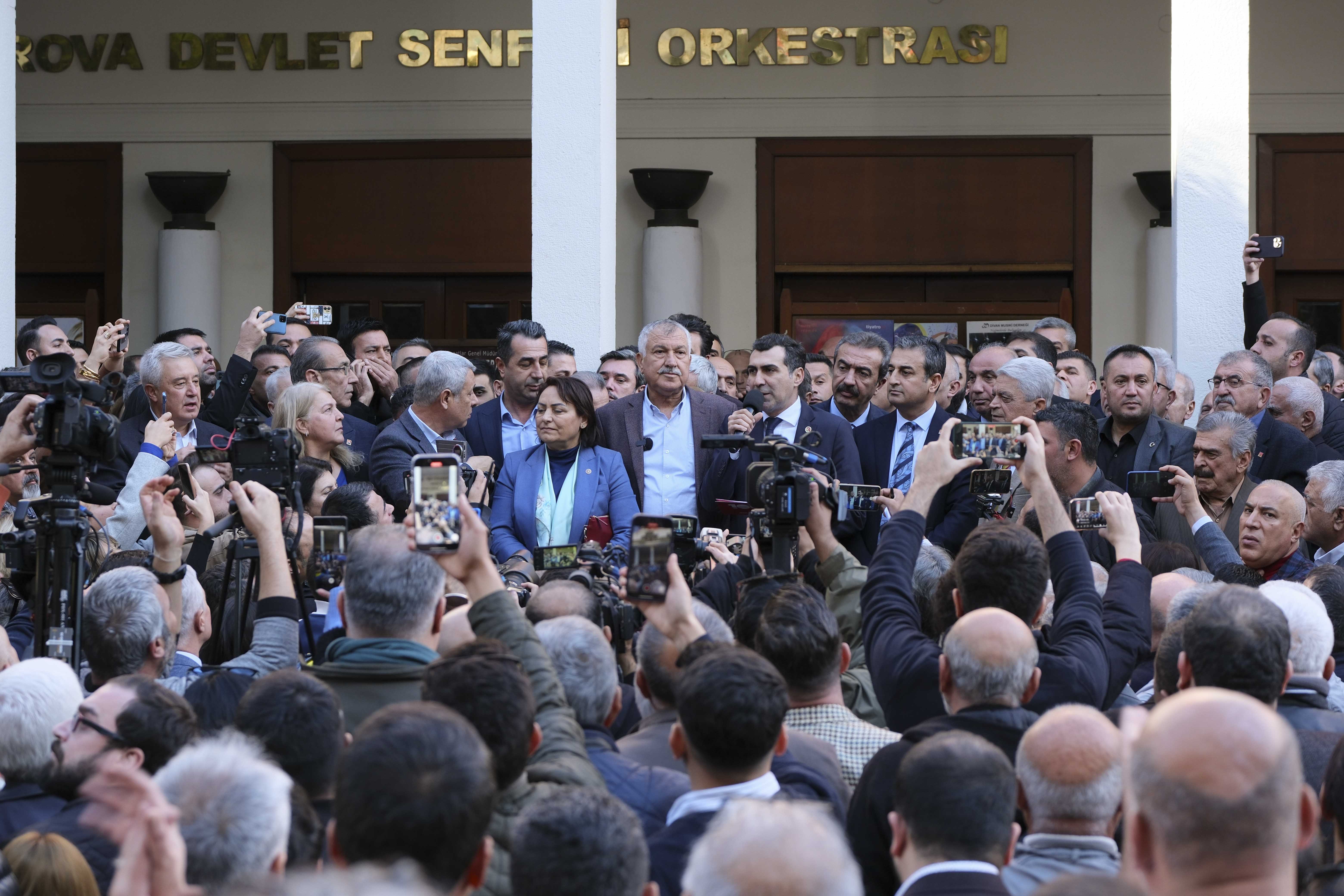 Adana Büyükşehir Belediyesi’ne yönelik algı operasyonu büyük tepki gördü