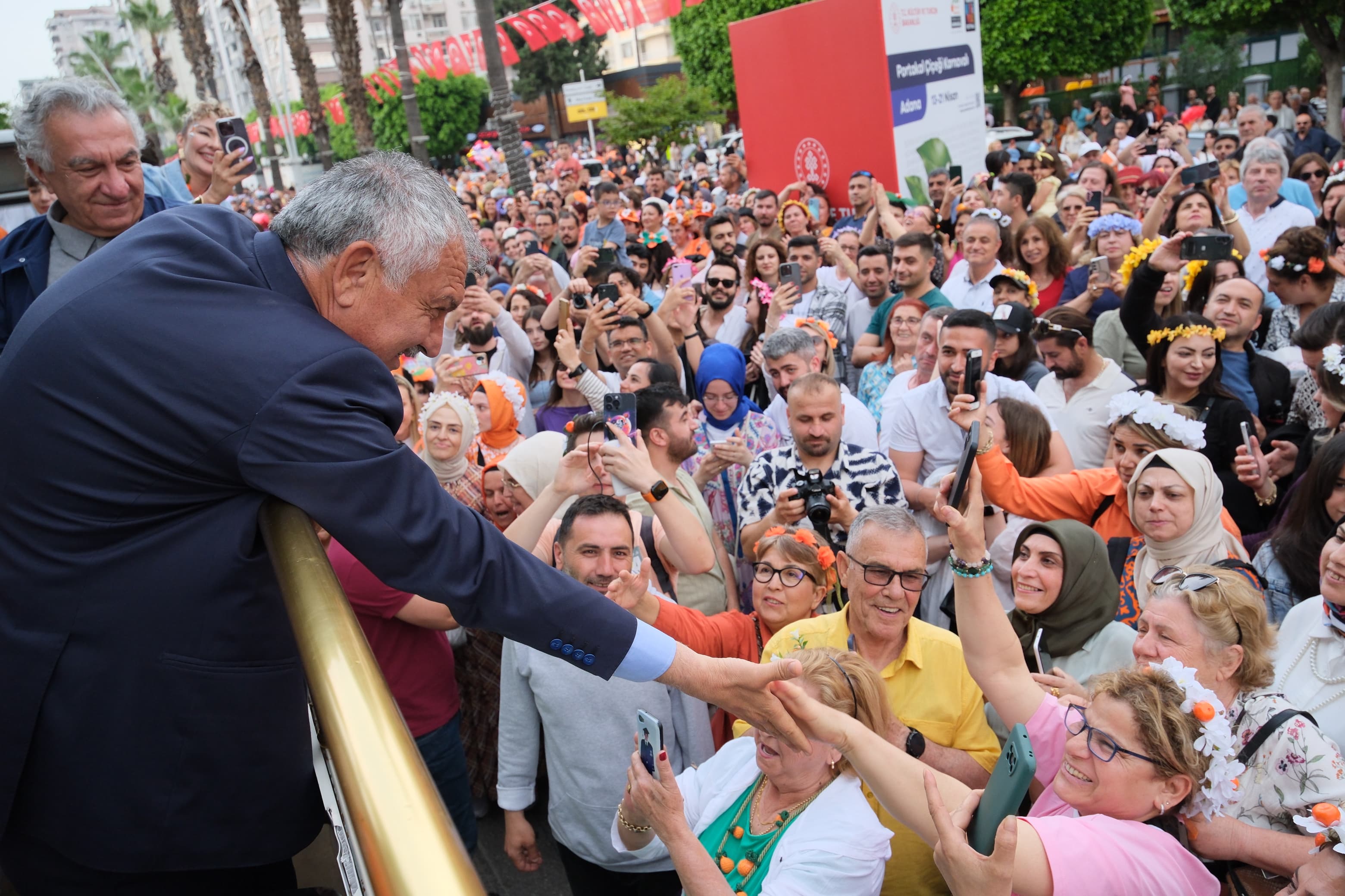 Zeydan Karalar, “Adana’ya bir kez gelen şehrimizden vazgeçemez.”