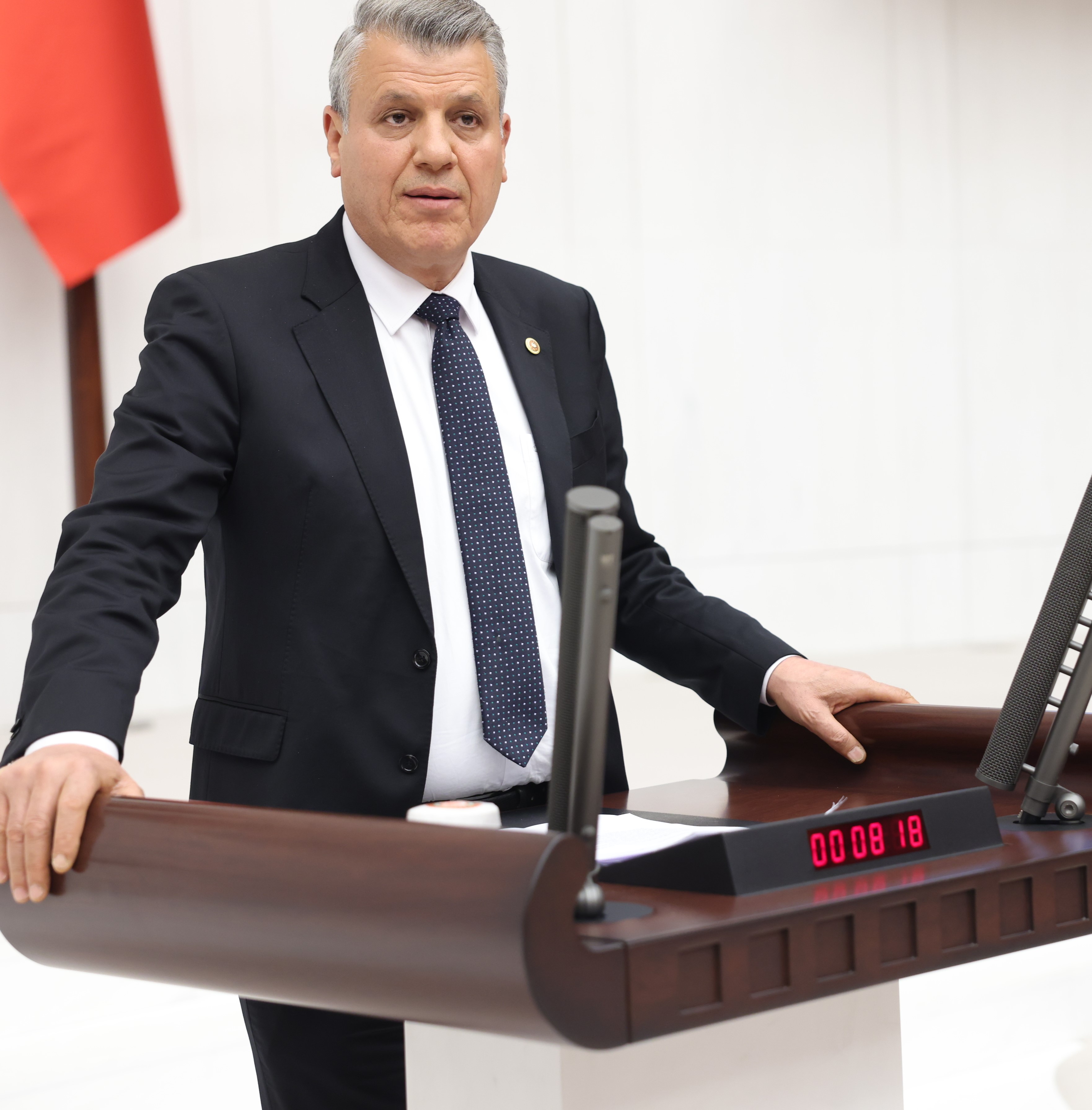 Ayhan Barut, basın sektörü ve gazeteciler için Meclis Araştırması istedi