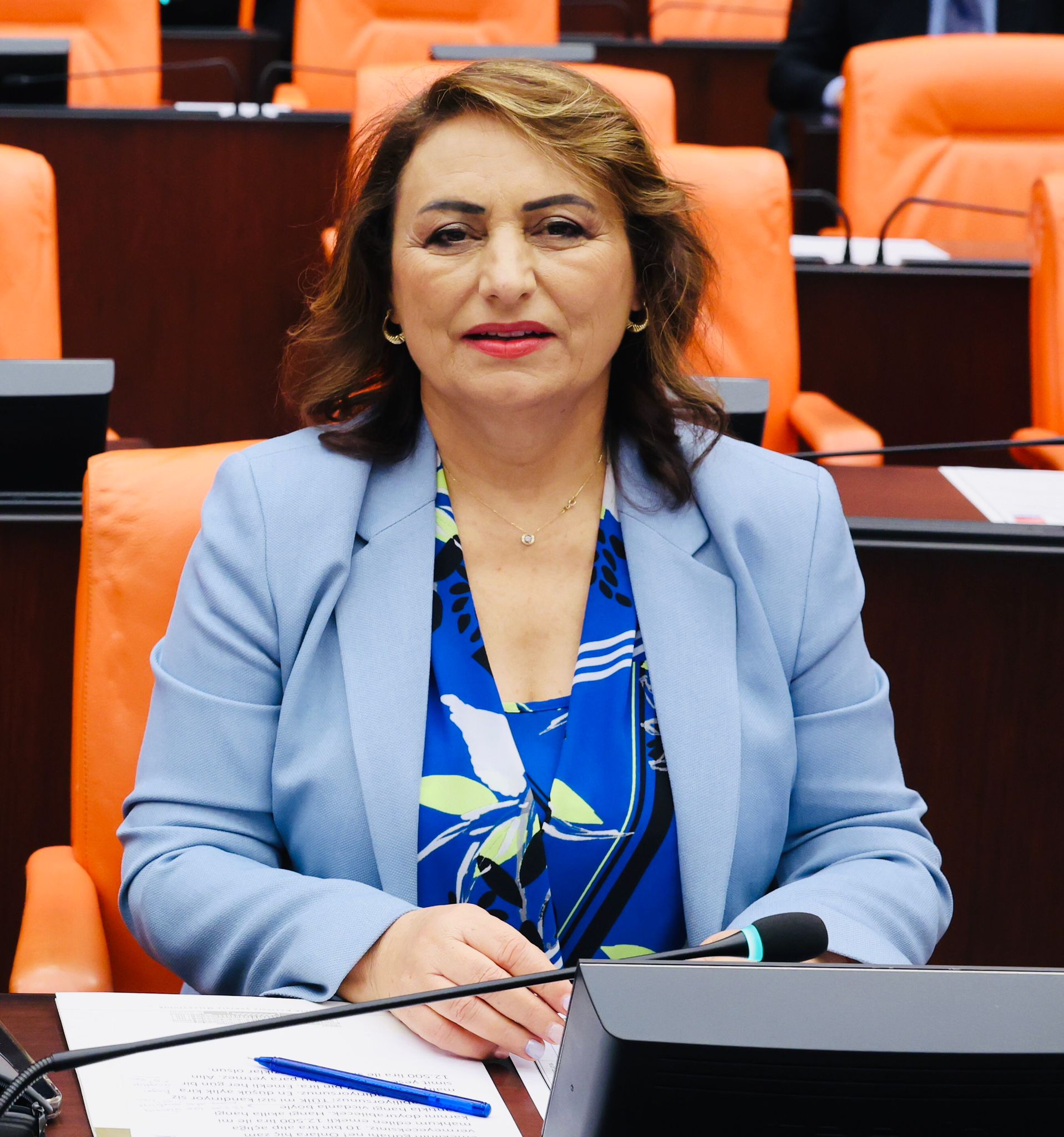 CHP Adana Milletvekili Dr. Müzeyyen Şevkin, emekli ve asgari ücretlilere yapılan zulme sessiz kalmadı