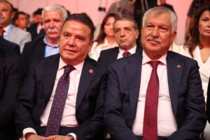 Başkan Zeydan Karalar, Antalya Şehircilik ve Teknolojileri Fuarı ile Yerel Yönetimler Sempozyumu’na katıldı.