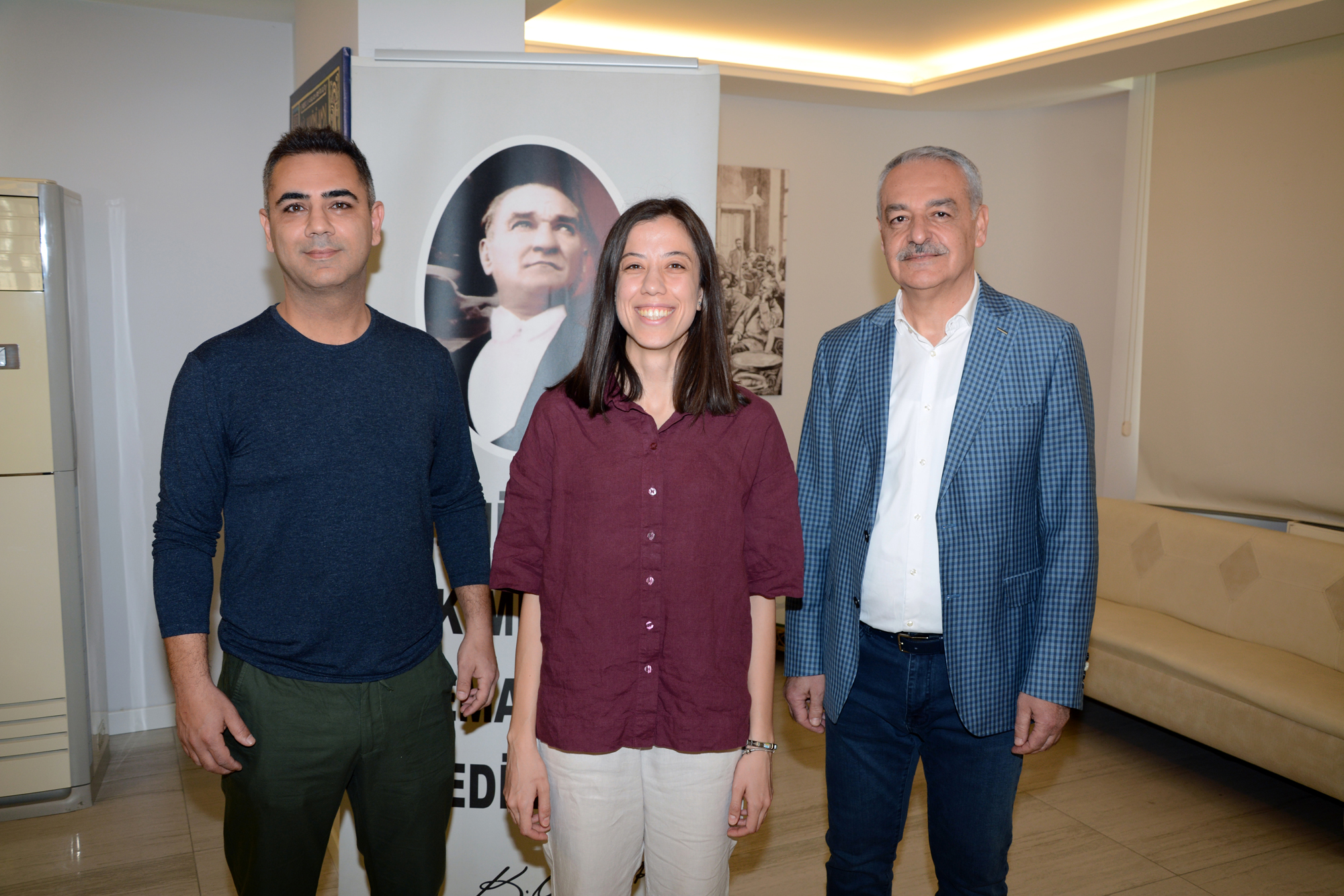 ÇOCUK DİŞ HEKİMLİĞİNDE RESTORATİF MATERYALLER VE KLİNİK UYGULAMASI
